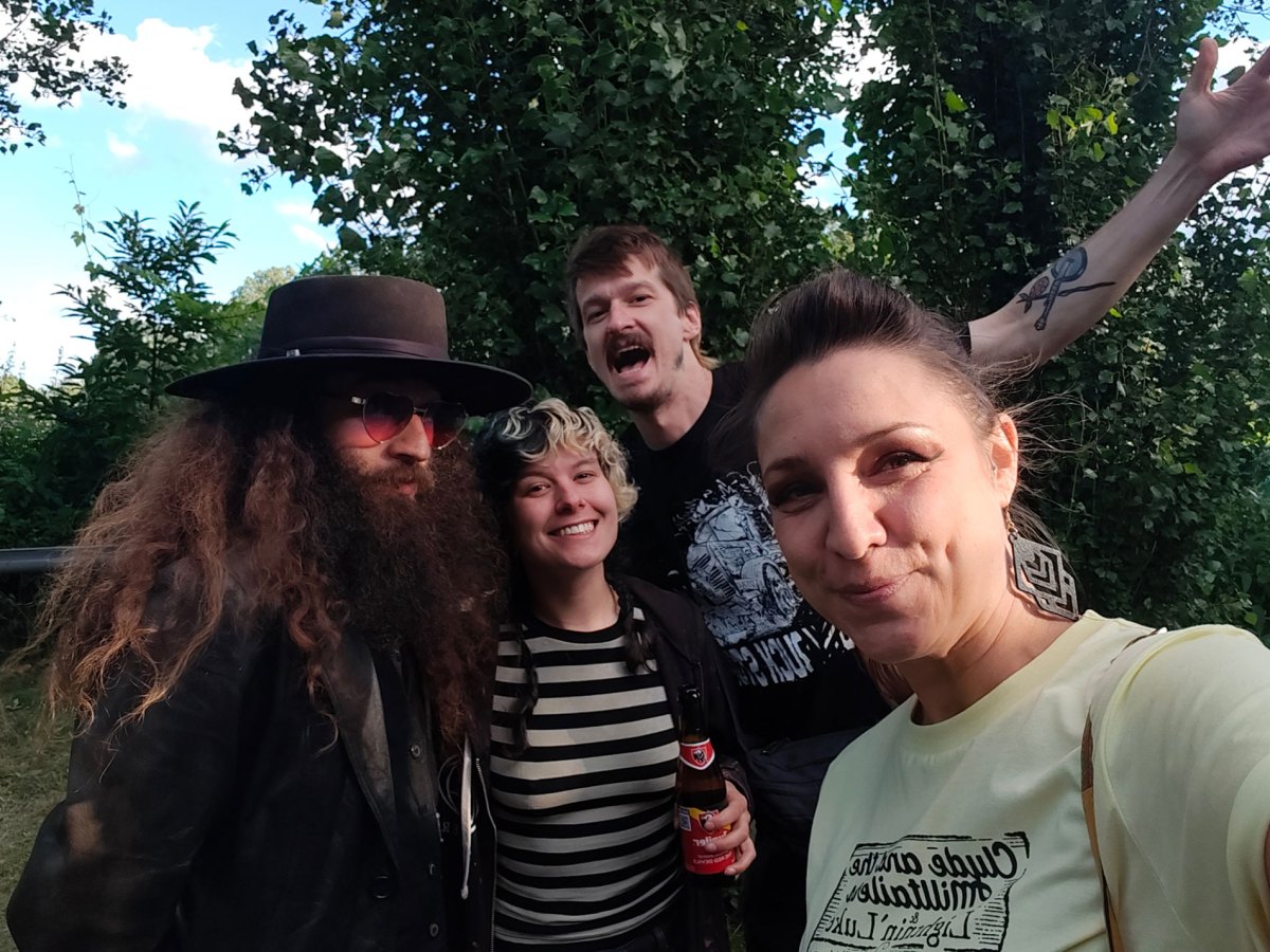 Luke, me and Mister McGee makes three. Tour-along journal, a trilogy in five parts.|Part 2: Live @ The Black&nbsp;Flamingo