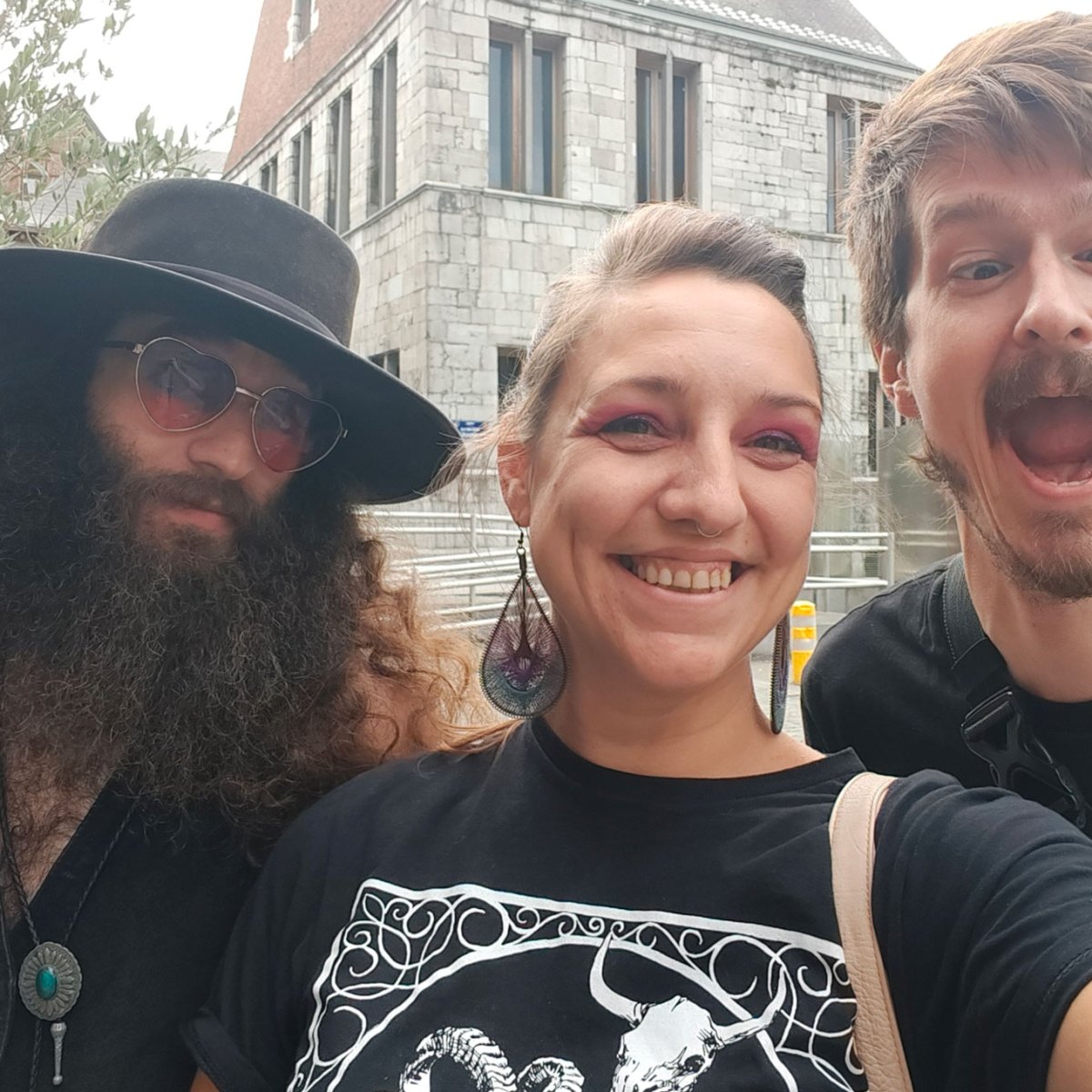 Luke, me and Mister McGee. Tour-along journal, a trilogy in five parts. | Part 3: Live @ Lou’s&nbsp;Bar