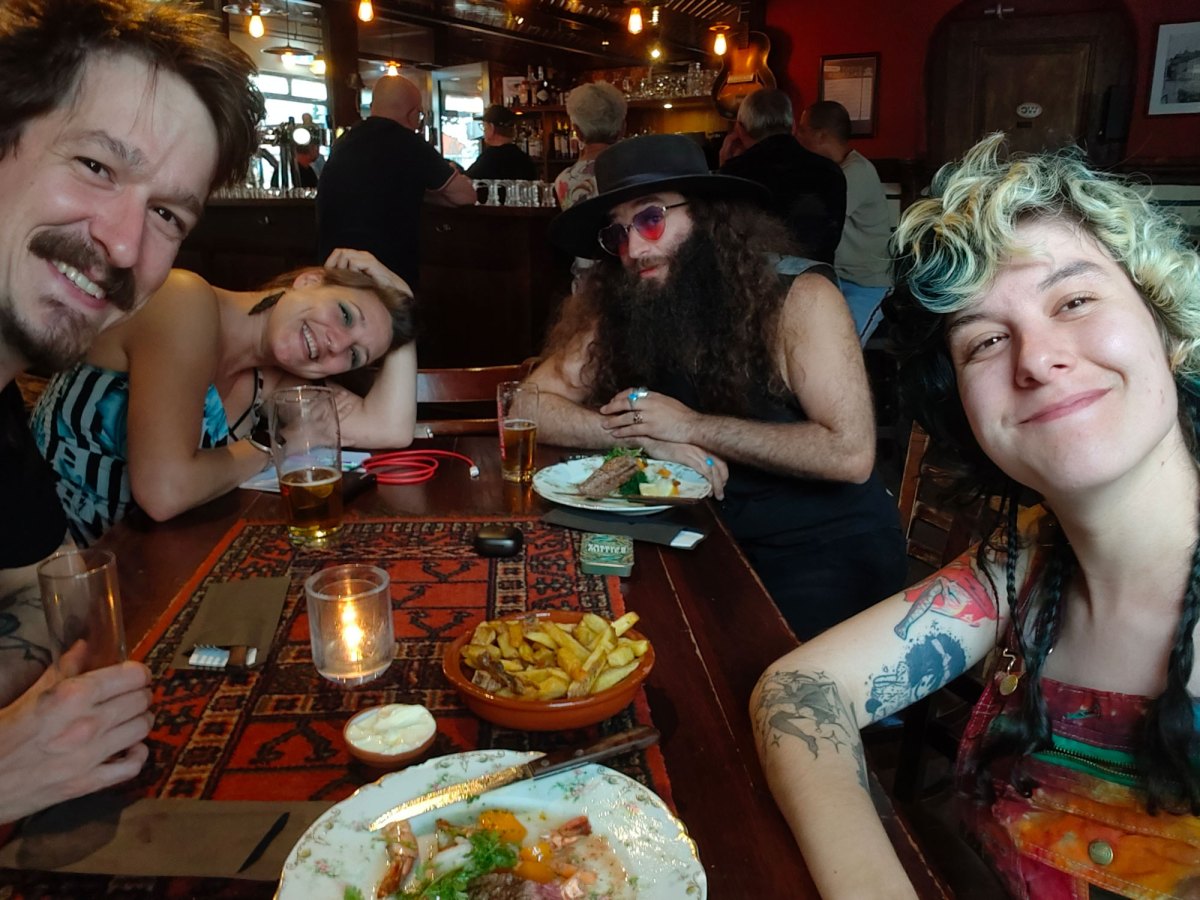 Luke, me and Mister McGee. Tour-along journal, a trilogy in five parts. | Part 4: Live @ ‘t&nbsp;Rozenknopje