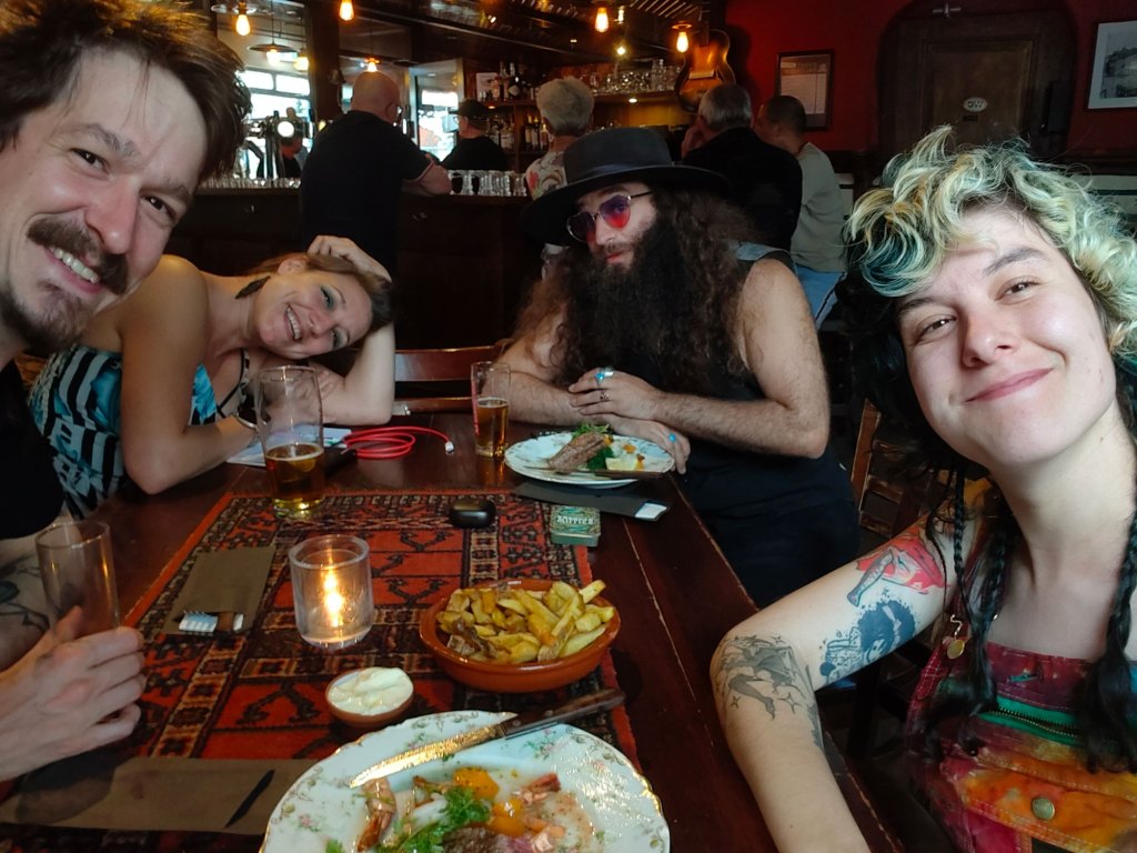 Luke, me and Mister McGee. Tour-along journal, a trilogy in five parts. | Part 4: Live @ ‘t&nbsp;Rozenknopje